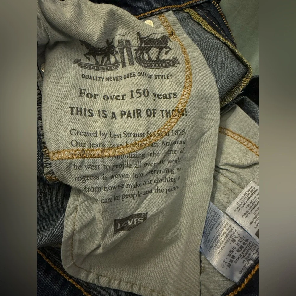 Levi’s Men’s 511 Slim Fit Jeans in Medium Wash| Size: 28 x 30
